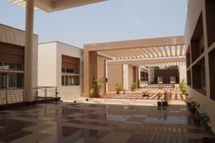 https://cache.careers360.mobi/media/colleges/social-media/media-gallery/318/2019/6/29/Campus view of Davangere University Davangere_Campus-view.jpg